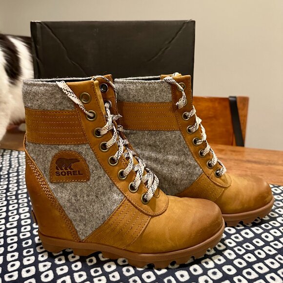 RARE!! Sorel Lexie Wedge Rain Boot (NWT) - Picture 1 of 9